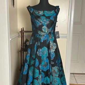 Three colors of skirt